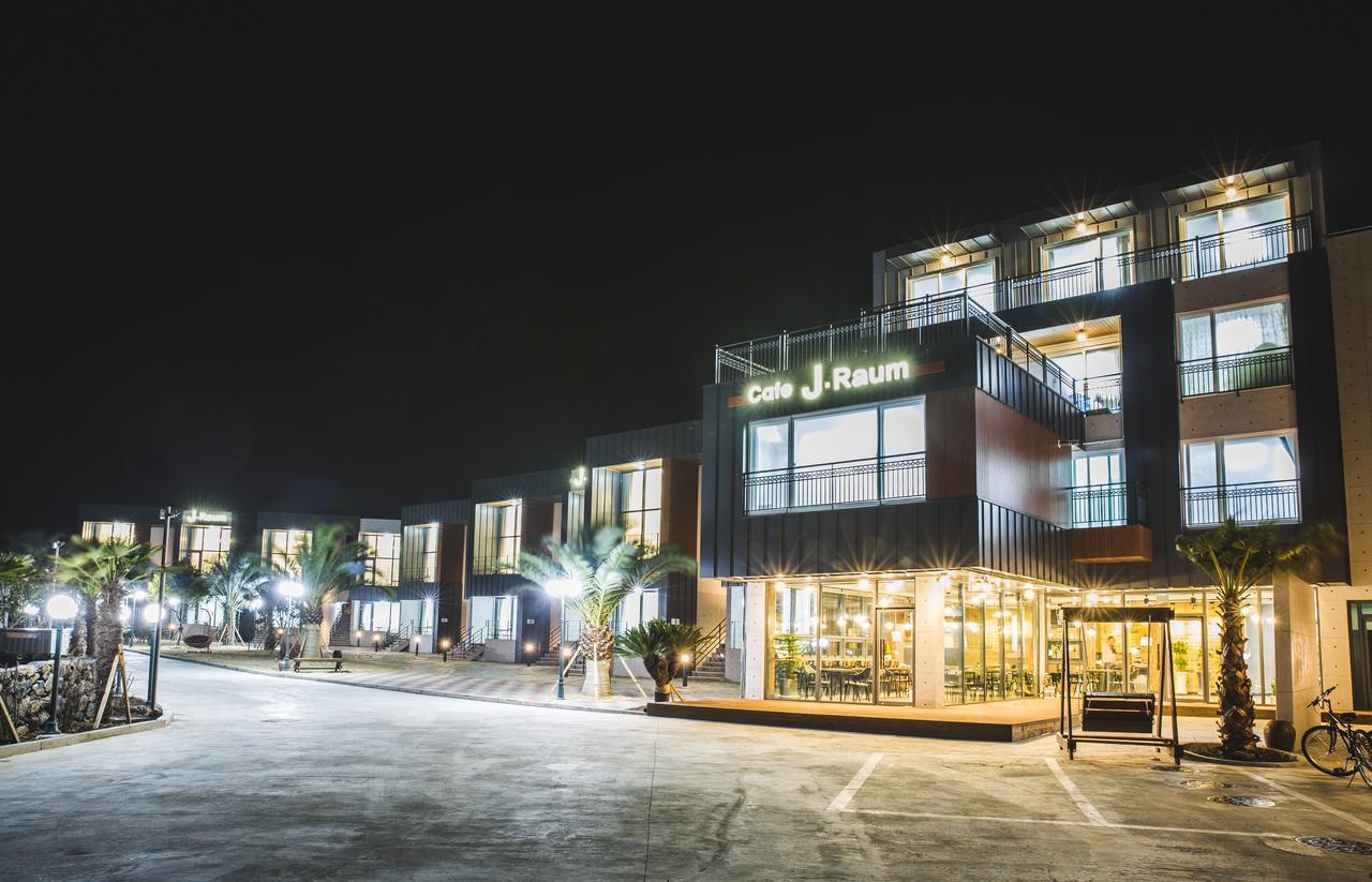 J Raum Resort Согвіпо Екстер'єр фото