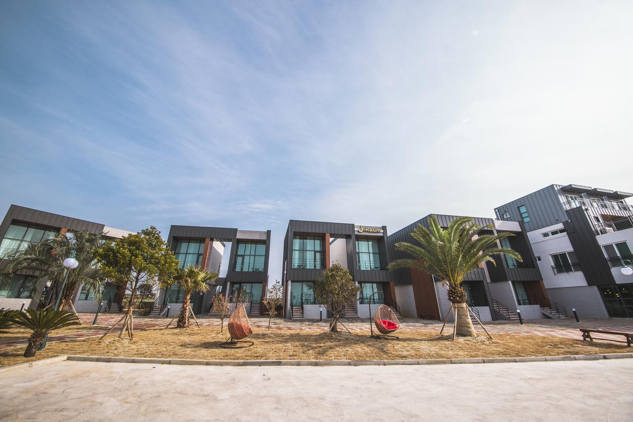 J Raum Resort Согвіпо Екстер'єр фото