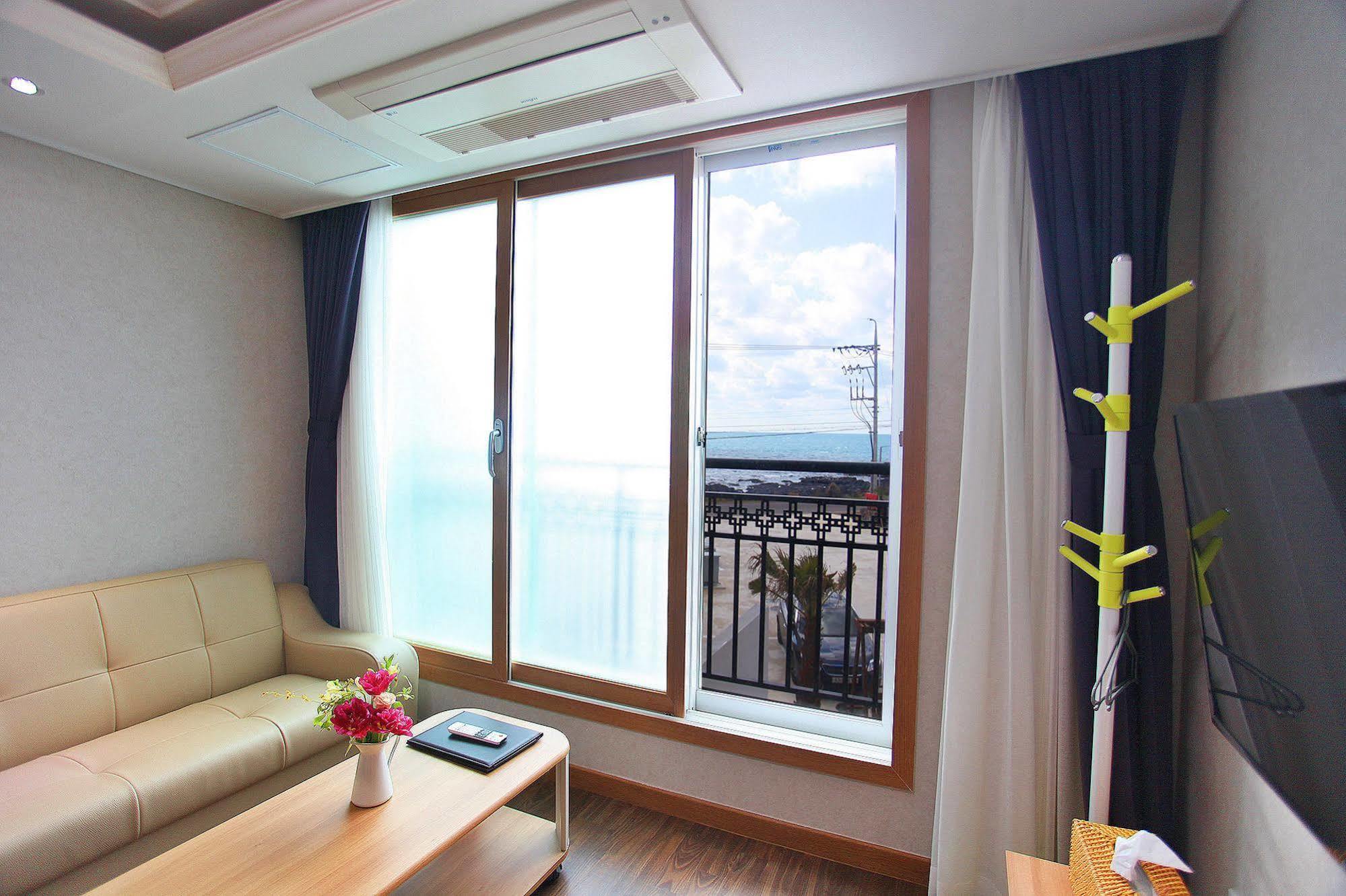 J Raum Resort Согвіпо Екстер'єр фото